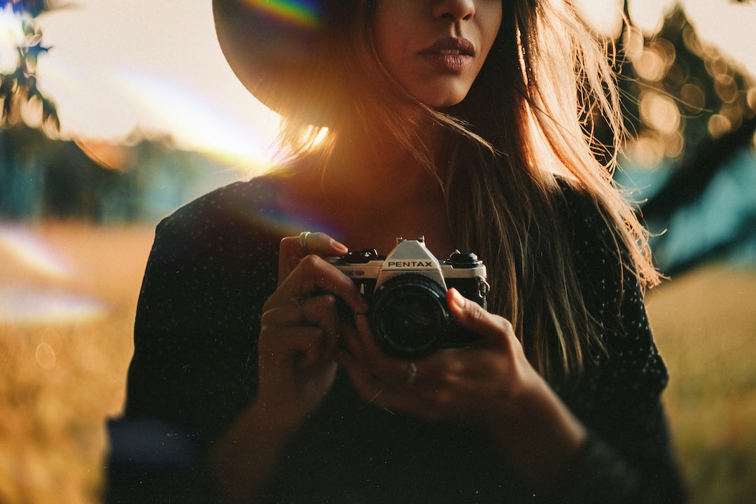 Image default